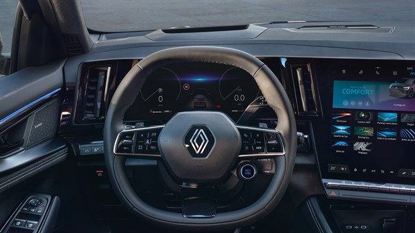 connected driving experience - connected services - Renault Austral E-Tech full hybrid