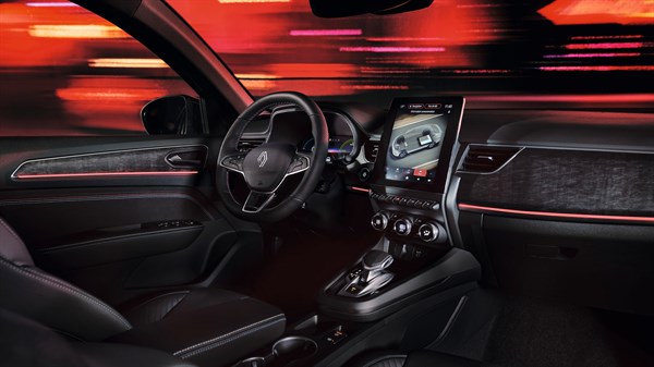 Полный гибрид Renault Arkana E-Tech — салон