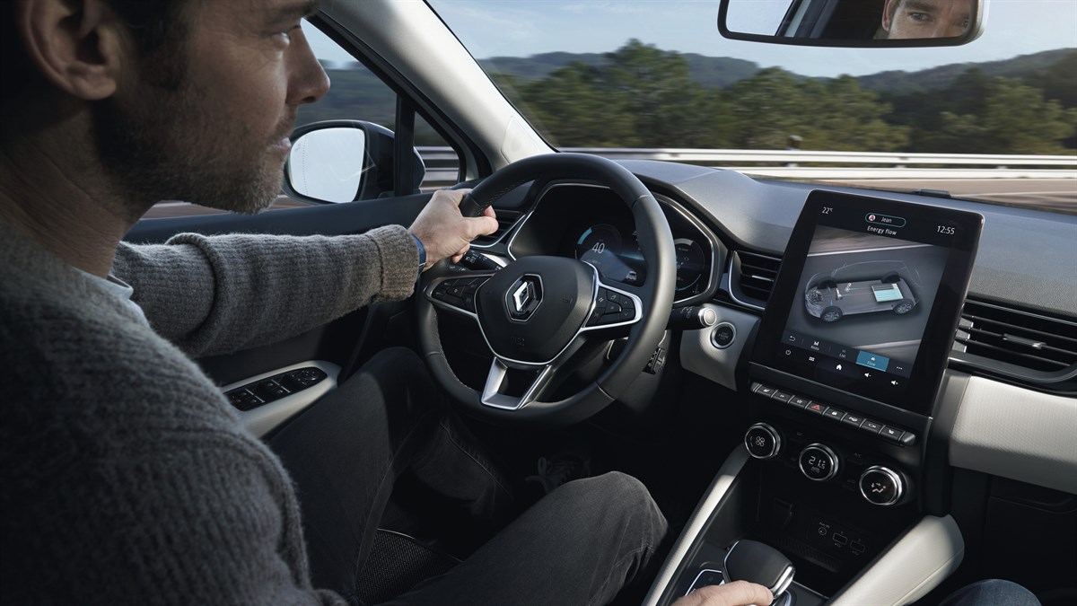 Renault CAPTUR E-TECH PLUG-IN HYBRID - мультимедийная система EASYLINK 